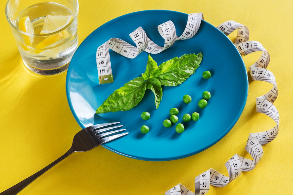 Nutrition expert consulting with client